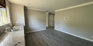 1542 Ricardo St Gallery 21