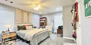 New 2 bedroom duplex, 2 car garage, quiet neighborhood, all appliances Gallery 9