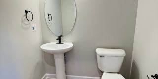 Like New End Unit Townhouse in Congers Creek Gallery 1