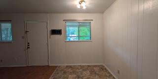 1/1 Triplex / Easy Access to I-35 / Fridge / No Carpet / CISD 1/1 Triplex / Easy Access to I-35 / Fridge / No Carpet / CISD Gallery 21