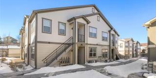 Like new gorgeous ground level Condo with Detached Garage and open floor plan. Gallery 3