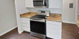 Room in 2 Bedroom Home at Cypress Pointe St Gallery 4