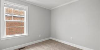 722 CROWN PARK Avenue Gallery 24