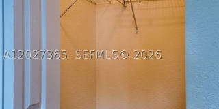 963 NE 42nd Ave Gallery 21