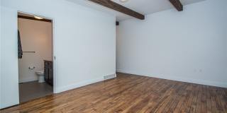 3002 Franklin Boulevard Gallery 13