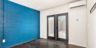 2402 W WELDON Avenue Gallery 6