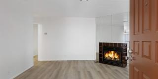 Private 2/2  Unit • Quiet Community • Prime North Phoenix Location Gallery 24