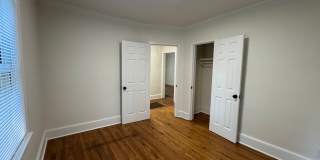 2bed/1bath w/ detached garage! Gallery 5