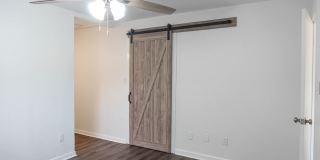3223 Albert Drive - 1 Gallery 6