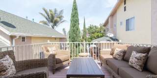 Gorgeous Upstairs unit with downtown view private deck Gallery 28