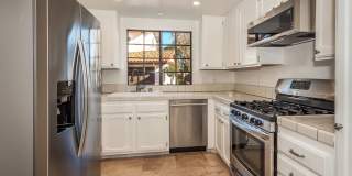 Spacious Mesa Condo with Full Two Car Attached Garage! Pet Friendly! Gallery 5