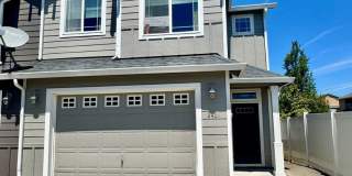 Classy townhome -Wonderful  3 Bedroom Townhome - EZ access to 205 within minutes - Gallery 1