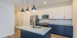 Arboretum West Gallery 76