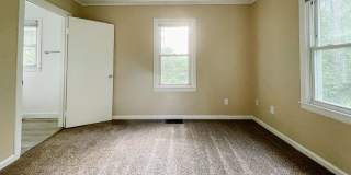 Coming Soon! Cozy 2 Bed / 1 Bath Home — Pet Friendly! Gallery 10