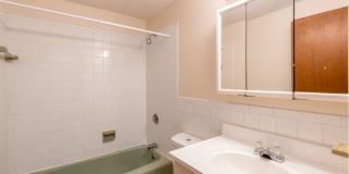 Meadow Lane Apartments Gallery 11