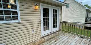 SW Updated Home - Wood Laminate Flooring, Front Porch & Deck! SW Updated Home - Wood Laminate Flooring, Front Porch & Deck! Gallery 26