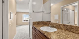 Vista Apartments Gallery 26