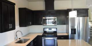 Chic artist-style lofts home with 3 bed 2.5 bath near Boise Greenbelt. Gallery 9