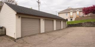 Upstairs condo with garage space in great NW location! Gallery 3