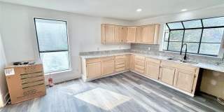 517 W Hull Street Gallery 19