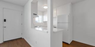 633 E Park Gallery 20