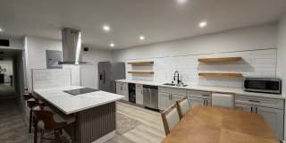 Beautifully Remodeled Townhome - 3 Bed, 2 Bath - 9 month lease Gallery 1