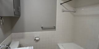 Well-Maintained 3 Bed / 2 Bath near Mercy Hospital Gallery 15