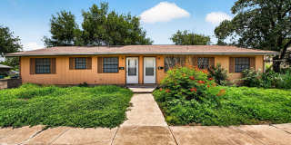 208 BEXAR DR Gallery 1