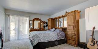 Cozy 3BD/2BA Home in Bakersfield's 93306 — Fully Equipped, Fireplace, Solar & All Pets Welcome! Gallery 10
