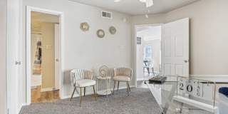 Glen at Highpoint Gallery 11