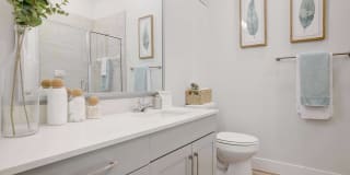 Larkspur Creekside Age 55+ Apartment Homes Gallery 12