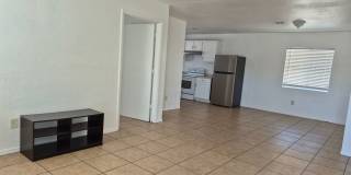 Refreshed 3 Bed/2 Bath Duplex Gallery 1