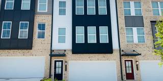 LIKE NEW Townhome located in Westside Bend! MUST SEE! LIKE NEW Townhome located in Westside Bend! MUST SEE! Gallery 1