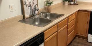 Townhome -2 bed 2.5 bath + bonus area Gallery 20