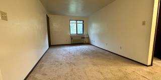 Beautiful One Bedroom Apartment with A/C, Parking & On-Site Laundry! Call Today! Gallery 2