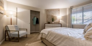 The Seasons Gallery 16