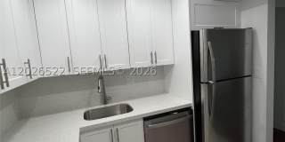 10415 N Kendall Dr Gallery 3