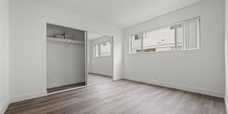 Sunset Square Gallery 40