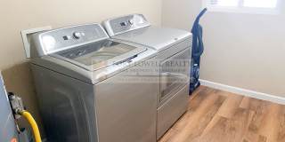 Beautiful 3 Bed, 2 Bath with Pool!! NO HOA!!! (Available on 05/01/26) Gallery 17