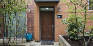 6219 Northeast Carillion Drive Gallery 2