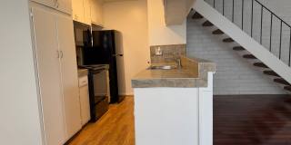 2 story updated townhouse In Rosemont 2/1 Gallery 6