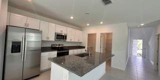 Spacious 5BR House in Lakeland Gallery 1
