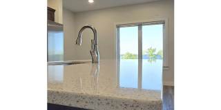 LAKE VIEW- 3 Bedroom Condo Gallery 19