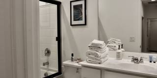 2410 West La Salle Street Gallery 37