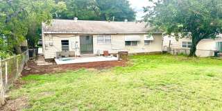 Updated Charming 3 bed 1-bath Gallery 21
