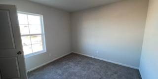 3br 2Ba 2-Story Home with fenced yard and garage Near Golf Course, Rotary Park Gallery 20