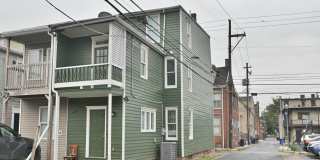 Beautifully Renovated 3 Bedroom with Parking Gallery 4