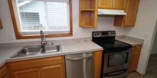 3 Bedroom, 2 bath house with A/C! Gallery 9