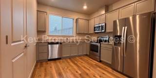Woodland Townhome with Huge Tandem Garage Gallery 8