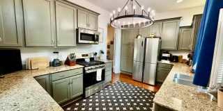 1525 Melpomene Street Gallery 15